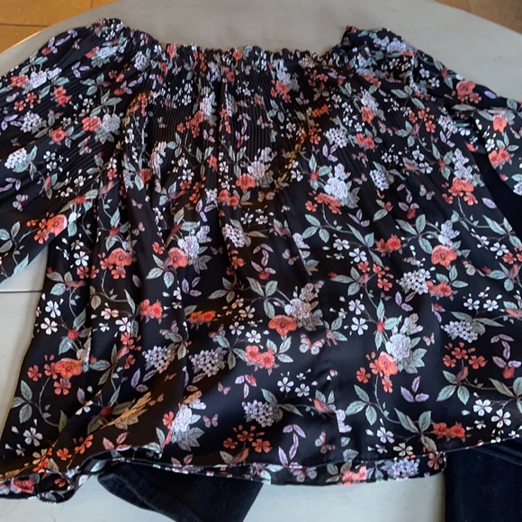 Max Studio Blouse Medium EUC - Picture 8 of 8